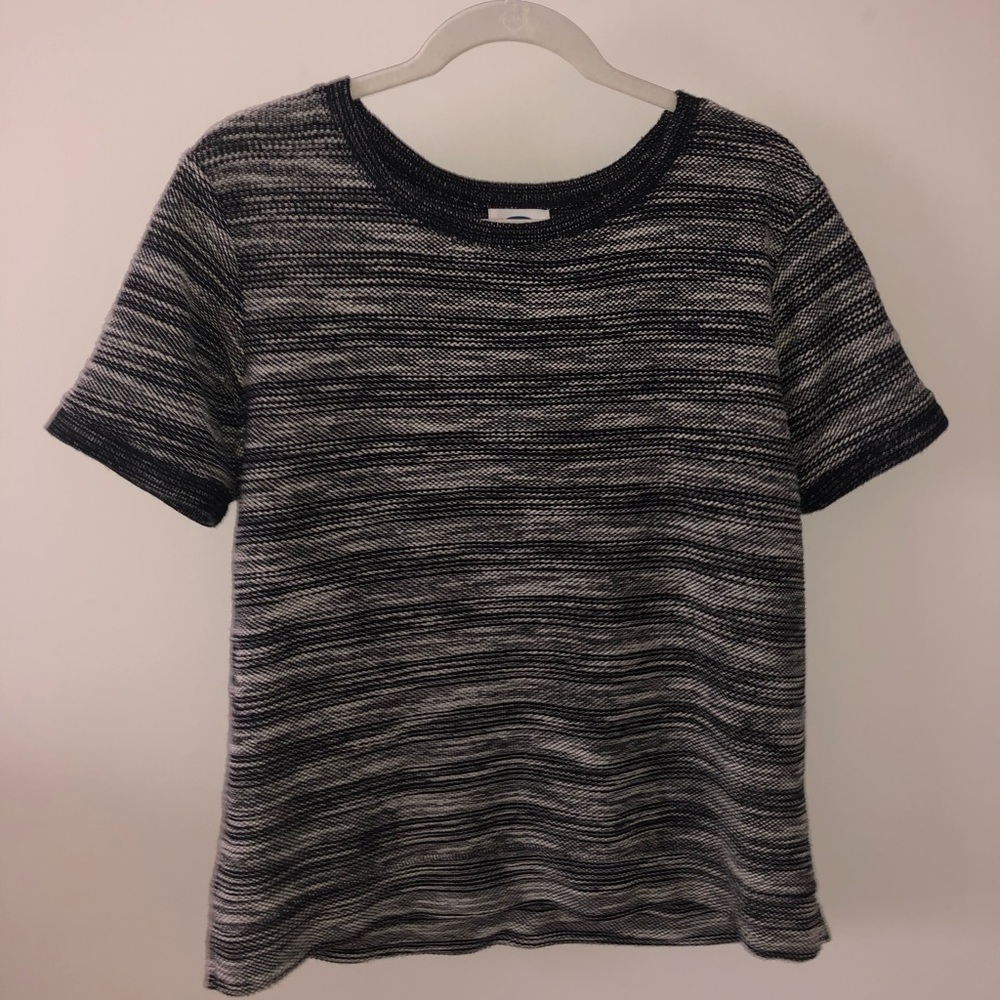 Old navy short sleeve shirt
